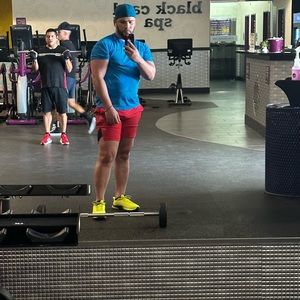 Meet your Posher, Adriano